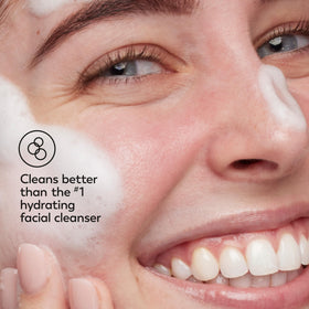 Olay Cleansing Melts Gentle pads demonstrating gentle use