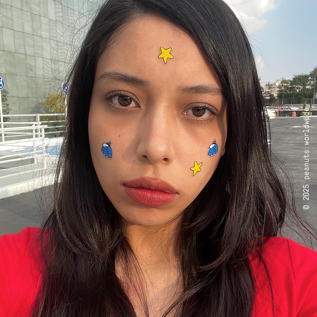 Open Starface Snoopy Compact showing Hydro-Star Hydrocolloid Pimple Patches