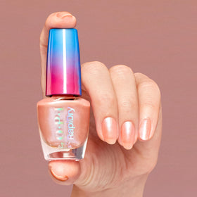 OPI RapiDry Stun n’ Done nail polish applied on nails