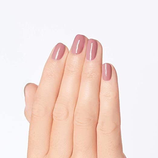OPI Suzi Calls the Paparazzi nail polish on nails