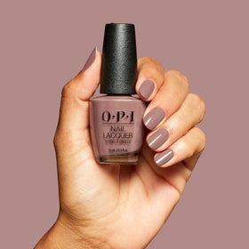 OPI You Don’t Know Suzi nail polish application on nails