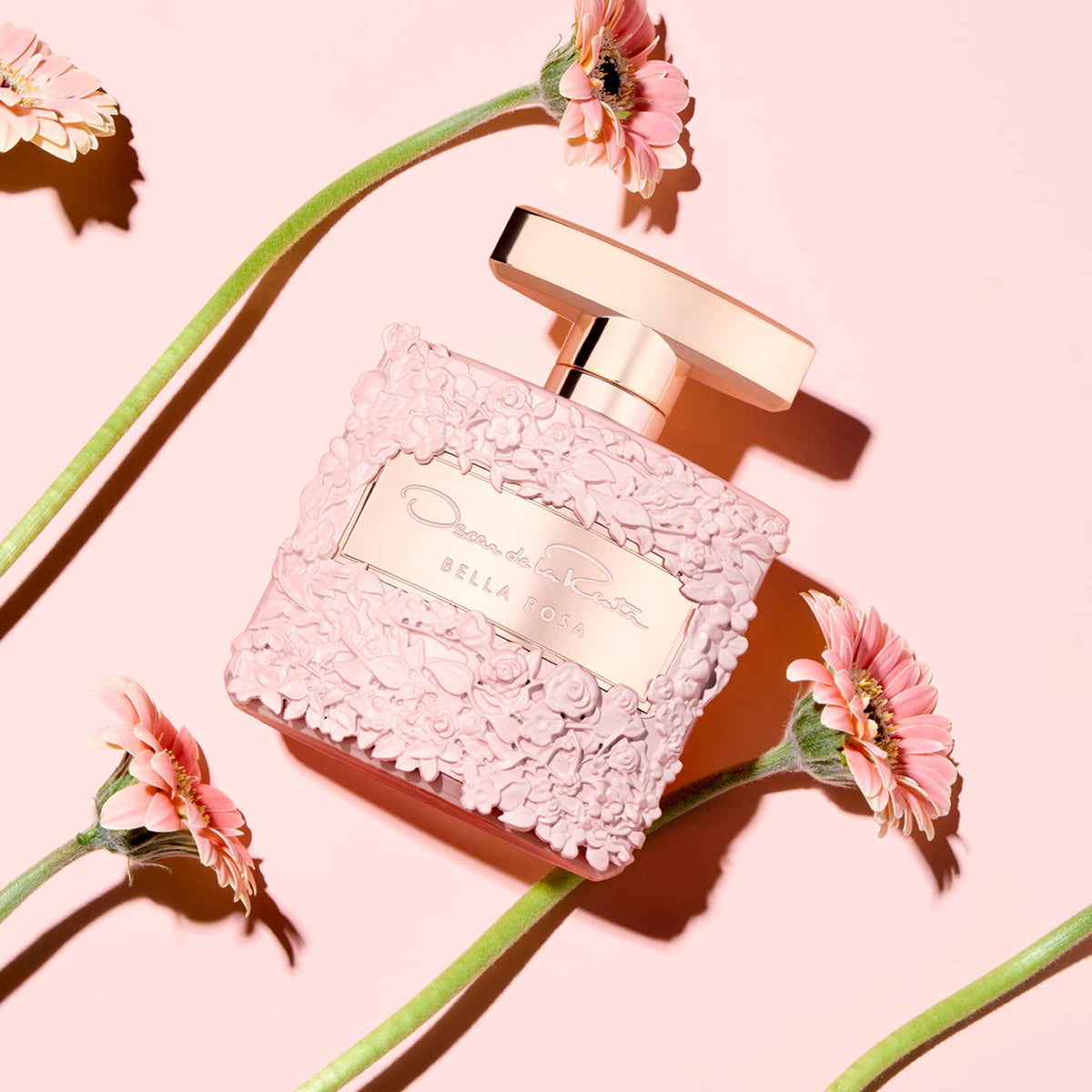 Oscar de la Renta Bella Rosa Eau de Parfum spray nozzle close-up