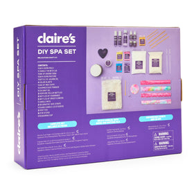 Packaging of Claire's DIY Bath Bomb & Candle Making Set
