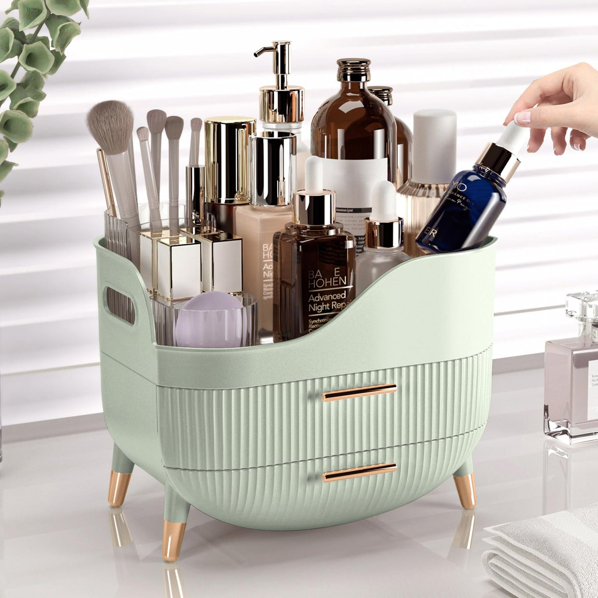 Pajiriona Makeup Organizer with various beauty products inside