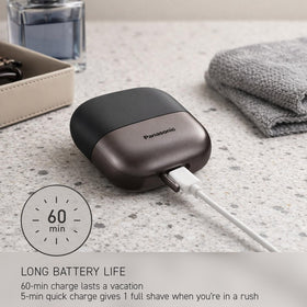 Panasonic ES-CM3A-K Travel Shaver showing ergonomic design