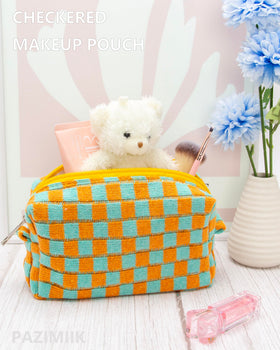 PAZIMIIK Checkered Makeup Bag showing smooth zipper detail