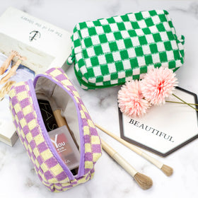 PAZIMIIK Checkered Makeup Bag side view with zipper