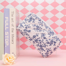 PAZIMIIK Small Quilted Makeup Bag Jouy Blue zipper detail