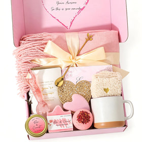 peacoeye Self Care Gift Basket with assorted spa products