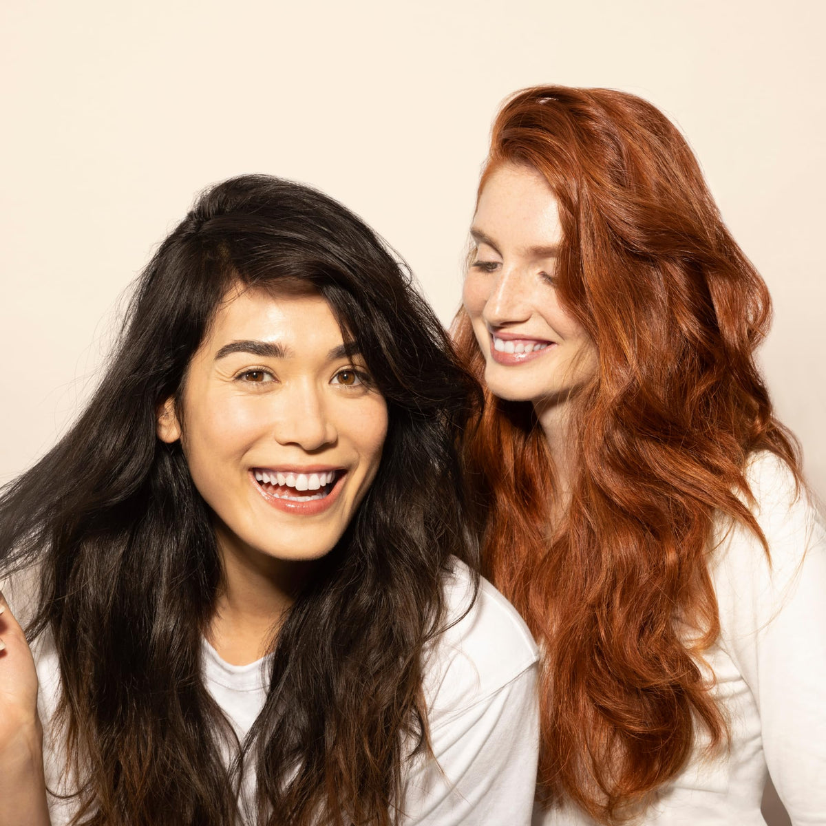 PHYTO Phytocolor 4.77 Intense Chestnut Brown hair colour on model