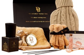 Pink jade face roller included in DinBer spa gift set