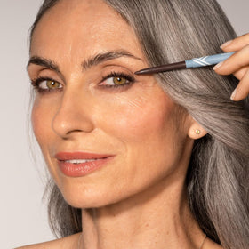 PROMETICS PrimeEyes Glide Eyeliner brown on model