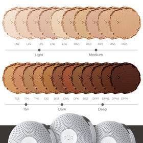 PÜR MINERALS 4-in-1 Pressed Mineral Powder Foundation with swatch on skin
