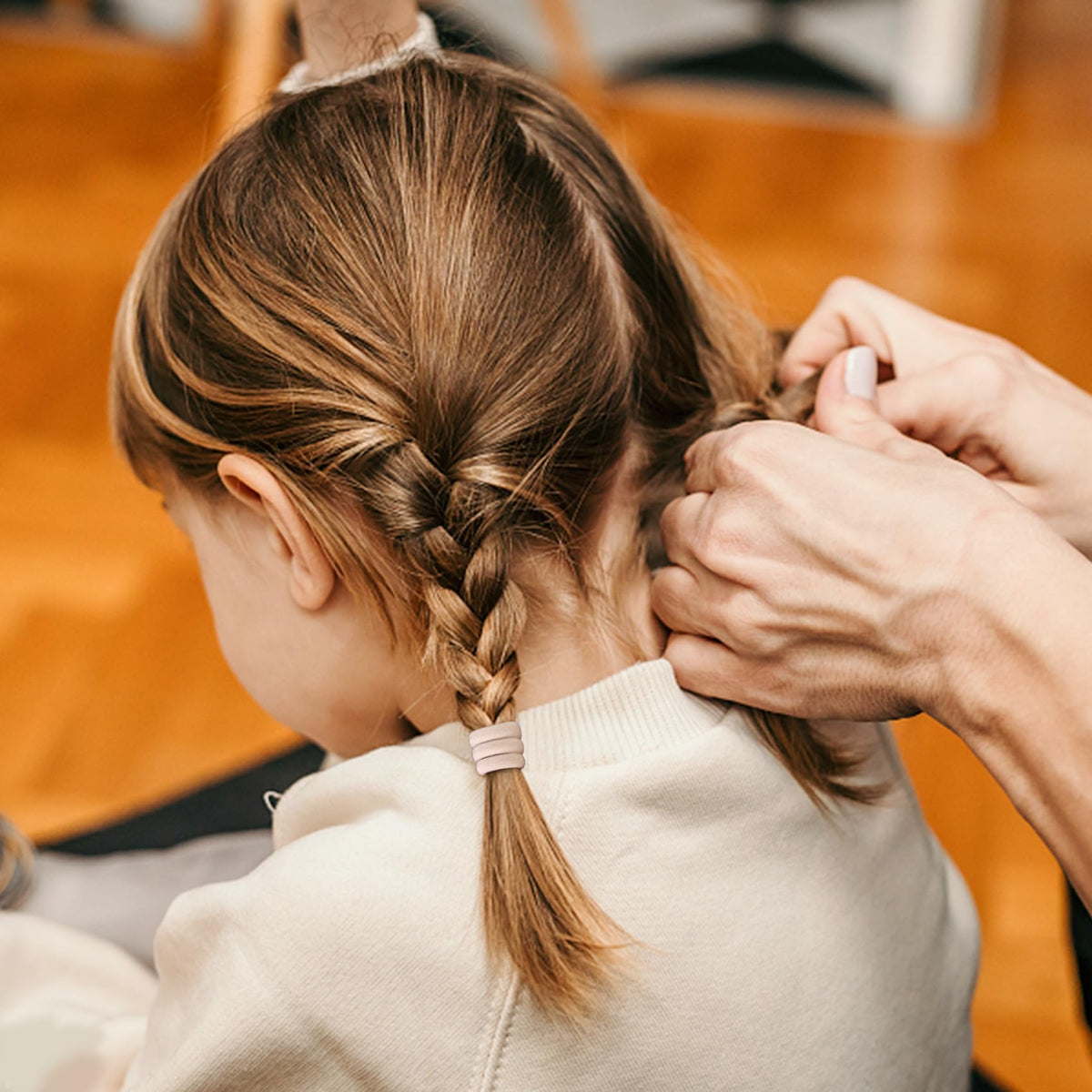 Qarwayoc blonde hair ties in different hairstyles