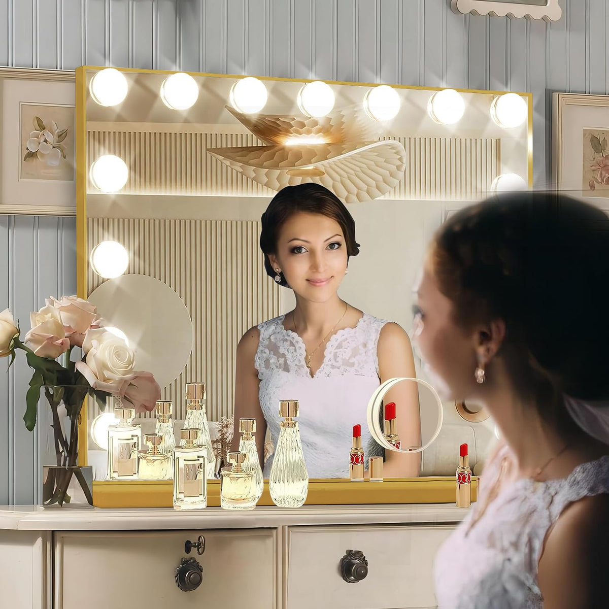 Ratsamee Hollywood Vanity Mirror displaying three colour light settings