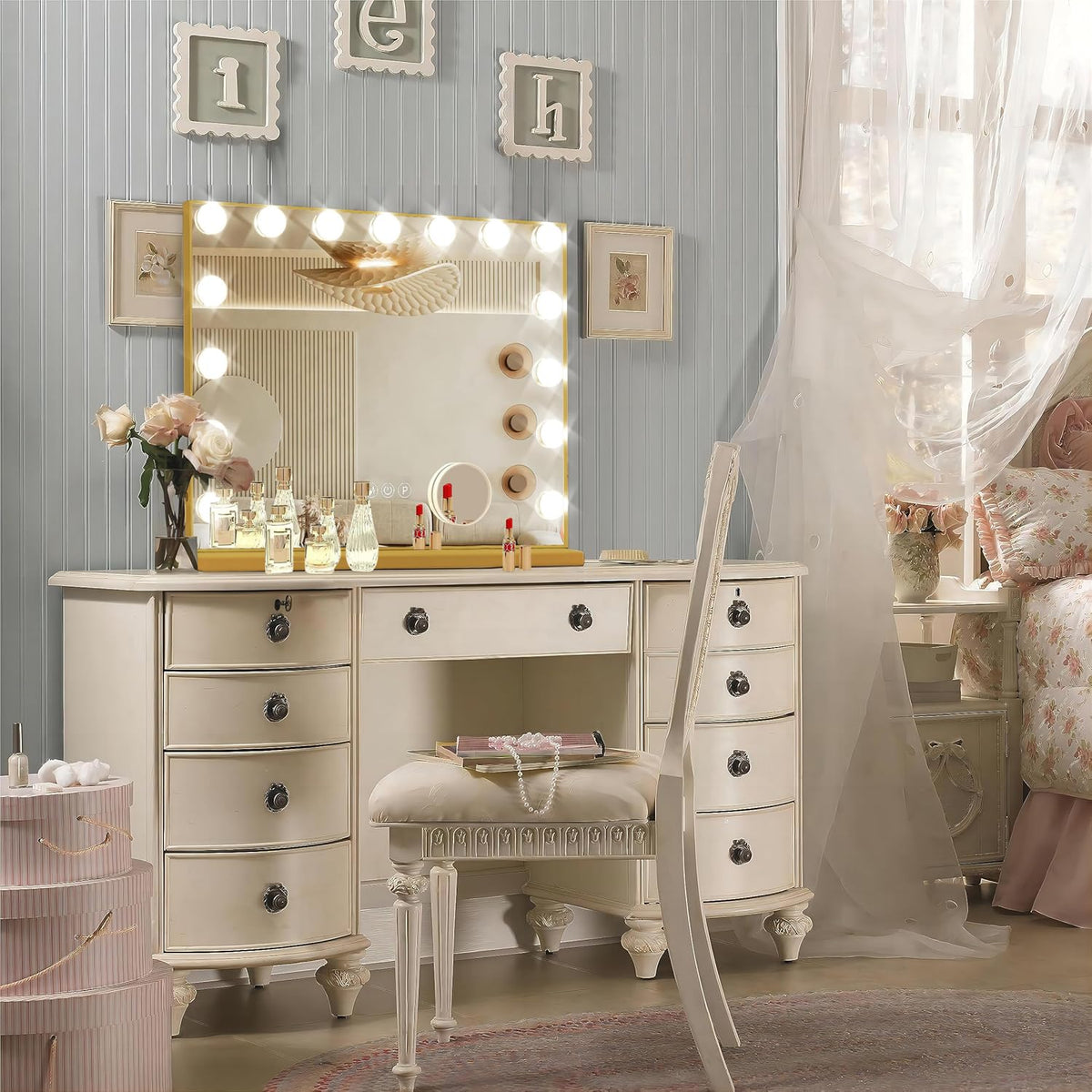 Ratsamee Hollywood Vanity Mirror side view showing USB charging port