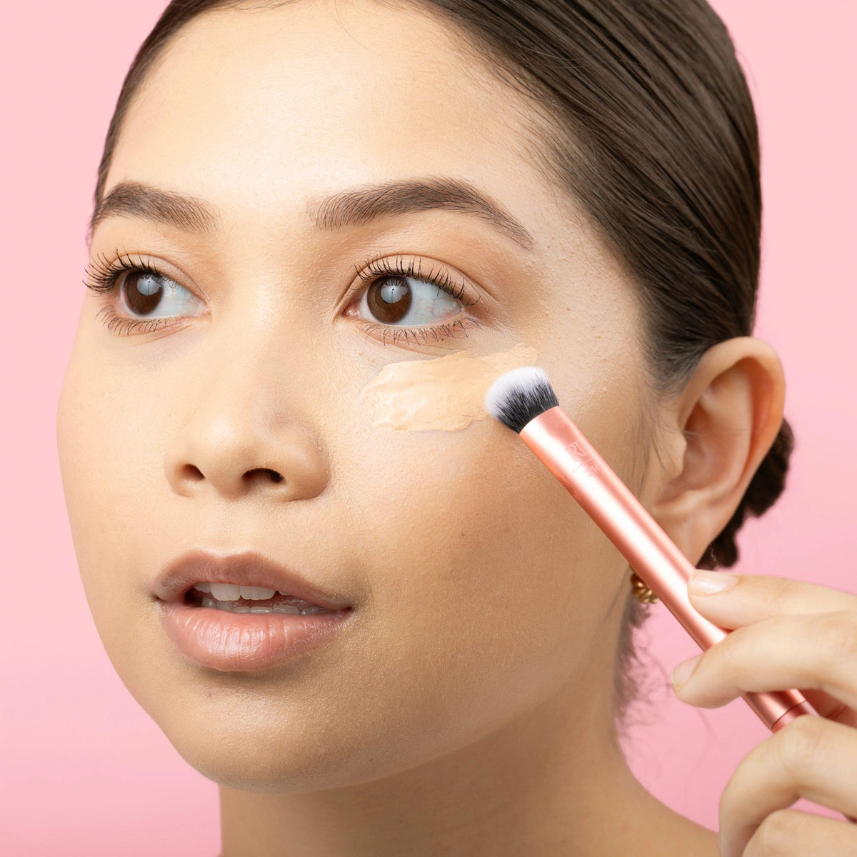 Real Techniques Expert Concealer Brush in packaging