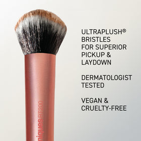 Real Techniques Expert Face Brush close-up of bristles