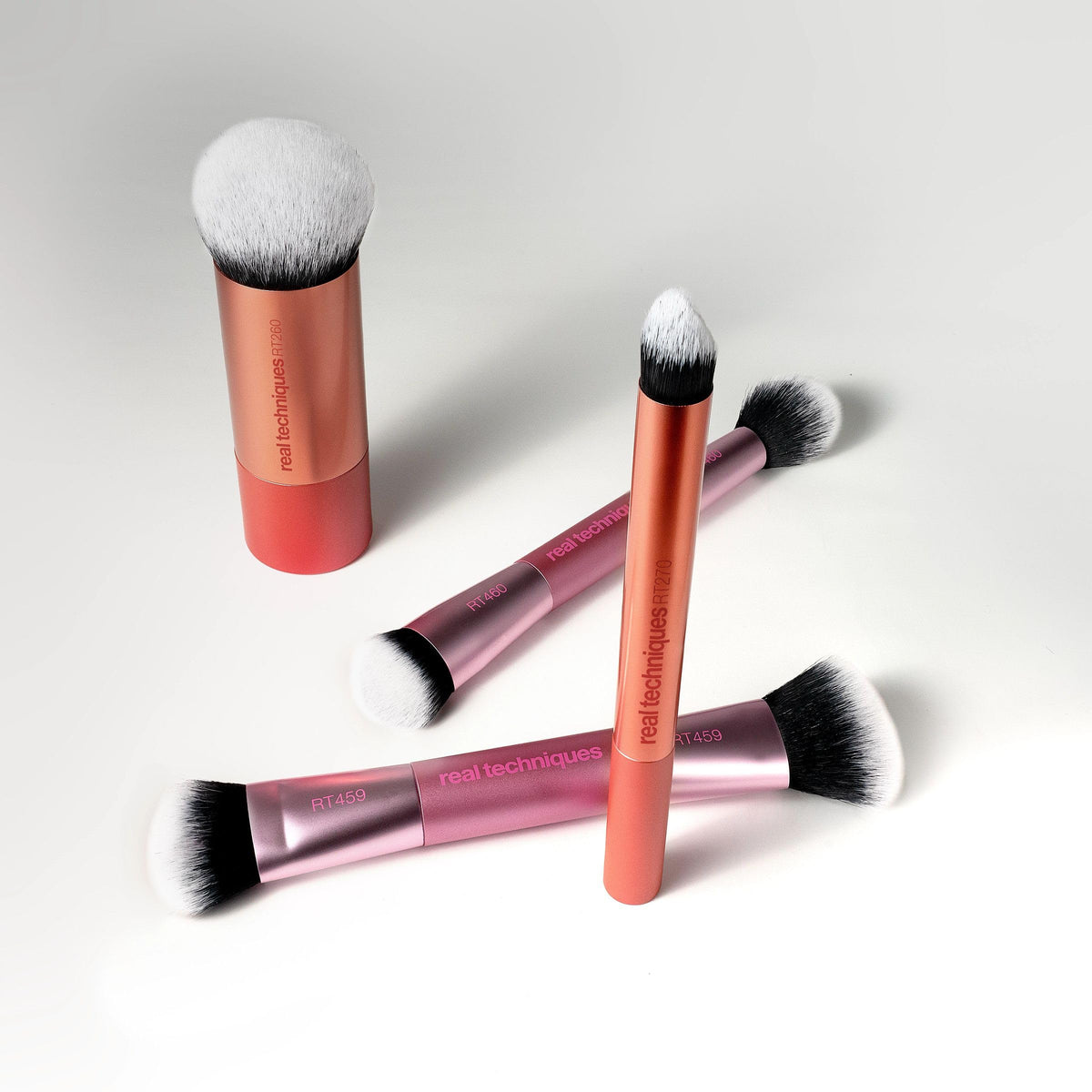 Real Techniques Full Beat Brush Set packaging display