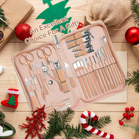 RedFlow manicure set in travel setting