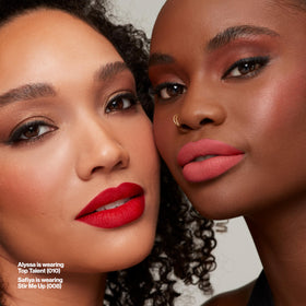REVLON ColorStay Limitless Matte Lipstick 007 Icon Era lifestyle shot