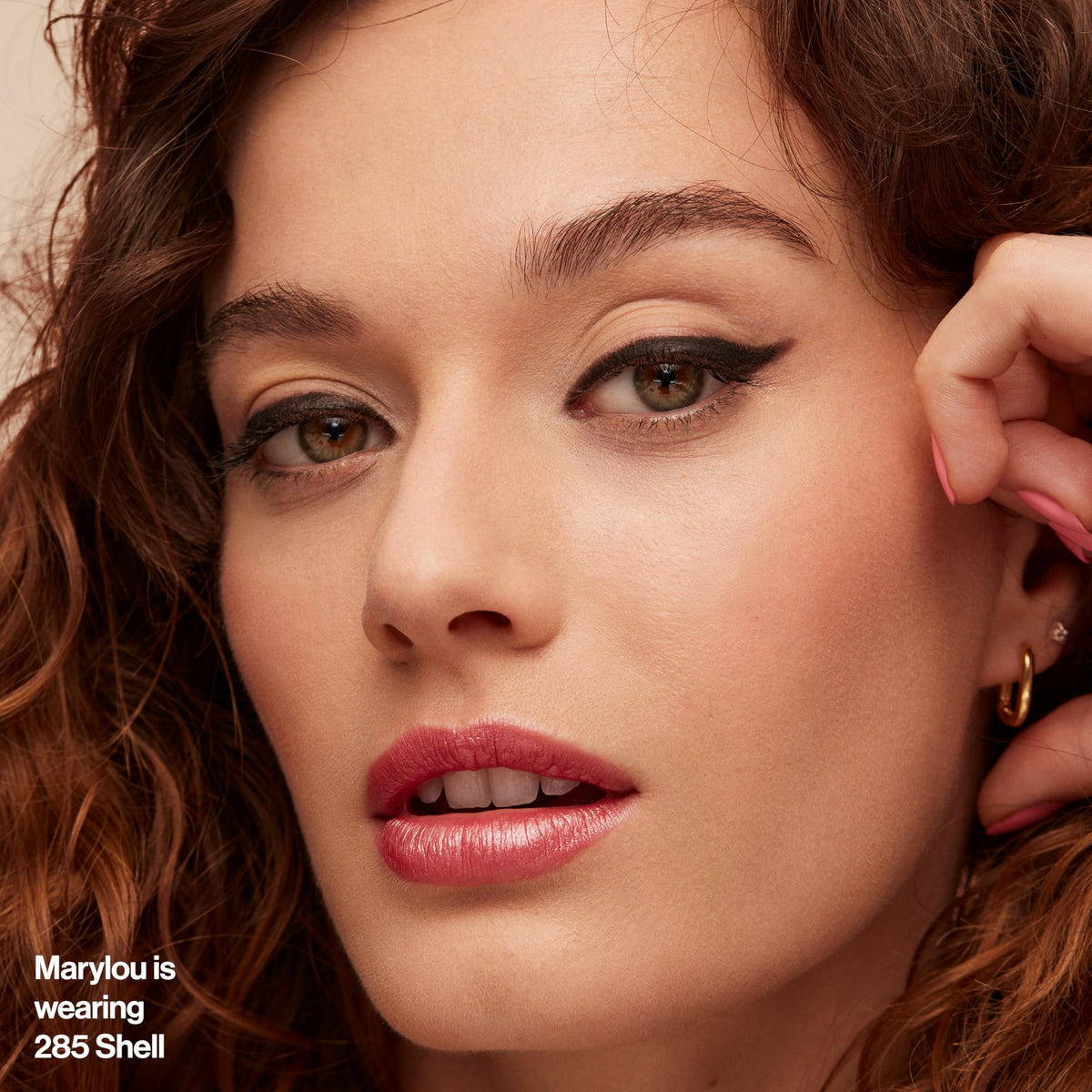 REVLON Colorstay Longwear Makeup 285 Shell with makeup brush