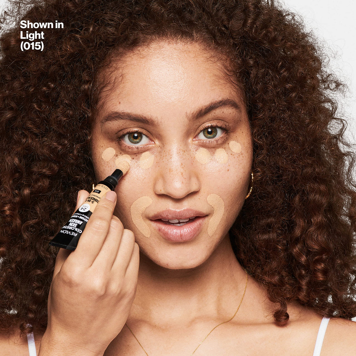 REVLON ColorStay Skin Awaken Concealer 015 Light applied under eyes