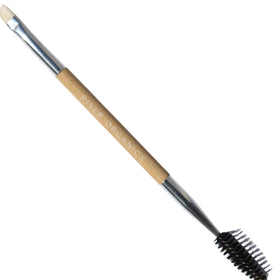 River Organics Eyebrow Wax on model's brows