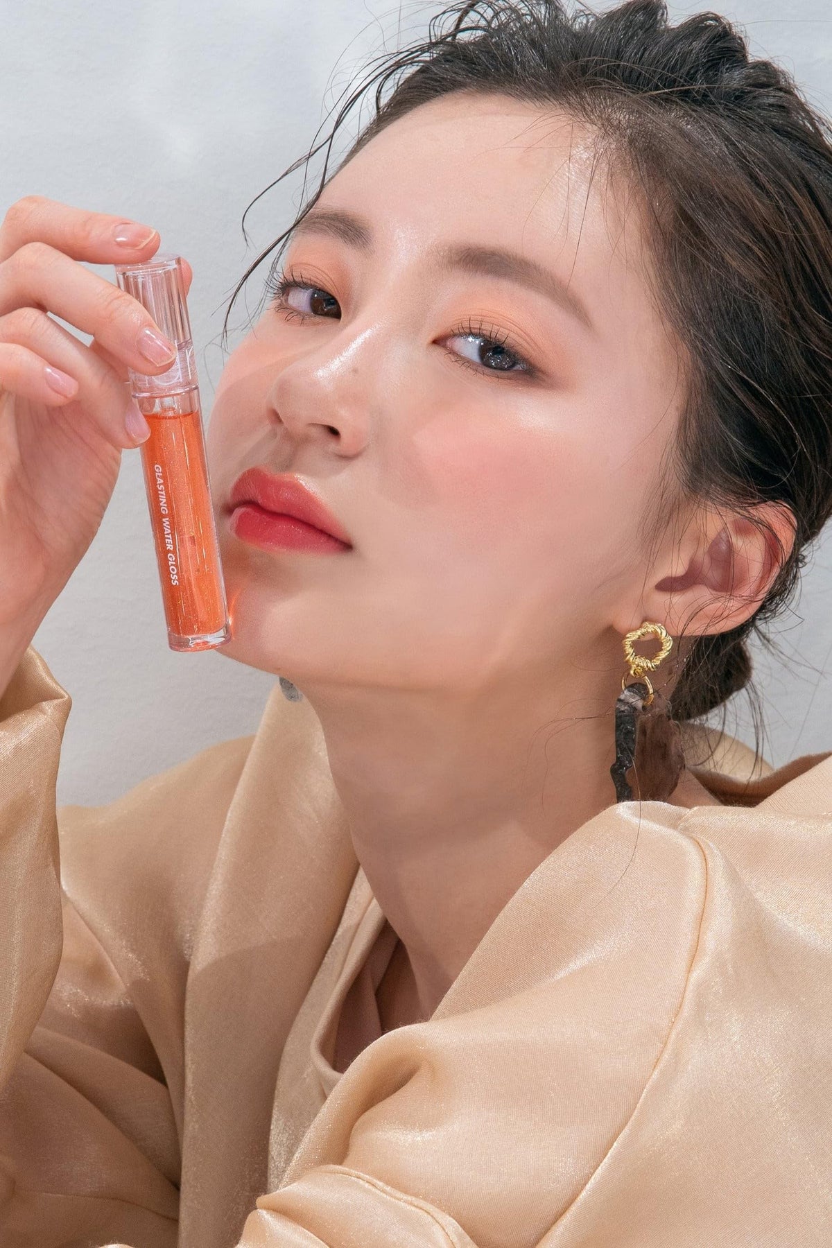 rom&nd Glasting Water Gloss No. 01 SANHO CRUSH texture close-up