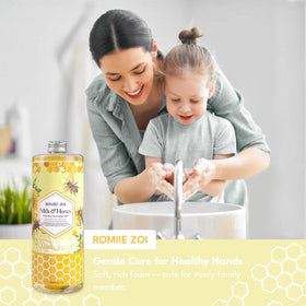 ROMIIE ZOI Foaming Hand Soap with Jojoba Oil and Vitamin B5 ingredients