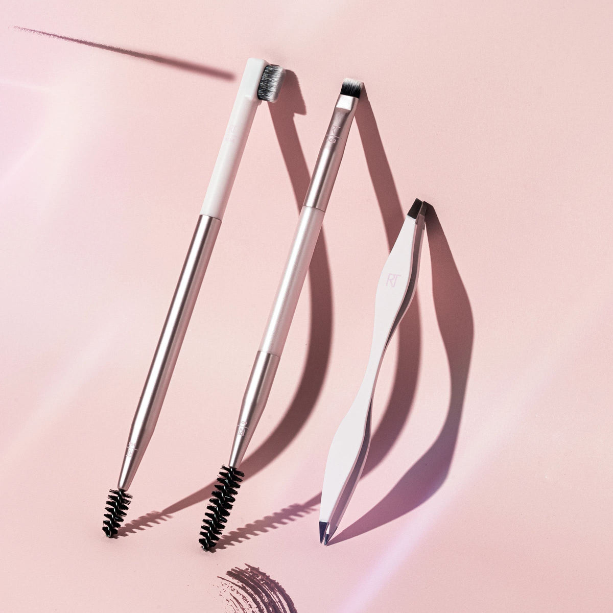 RT Tweezers in action on brows