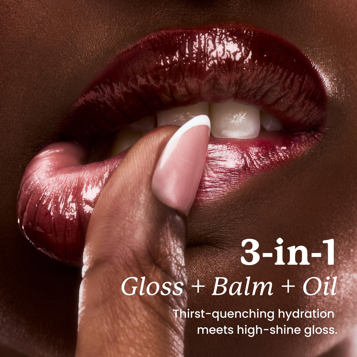 Sacheu Lip Elixir Hydrating Lip Gloss Chai Macaron applicator close-up