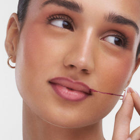 Sacheu Lip Liner STAY-N Peel Off Lip Stain close-up