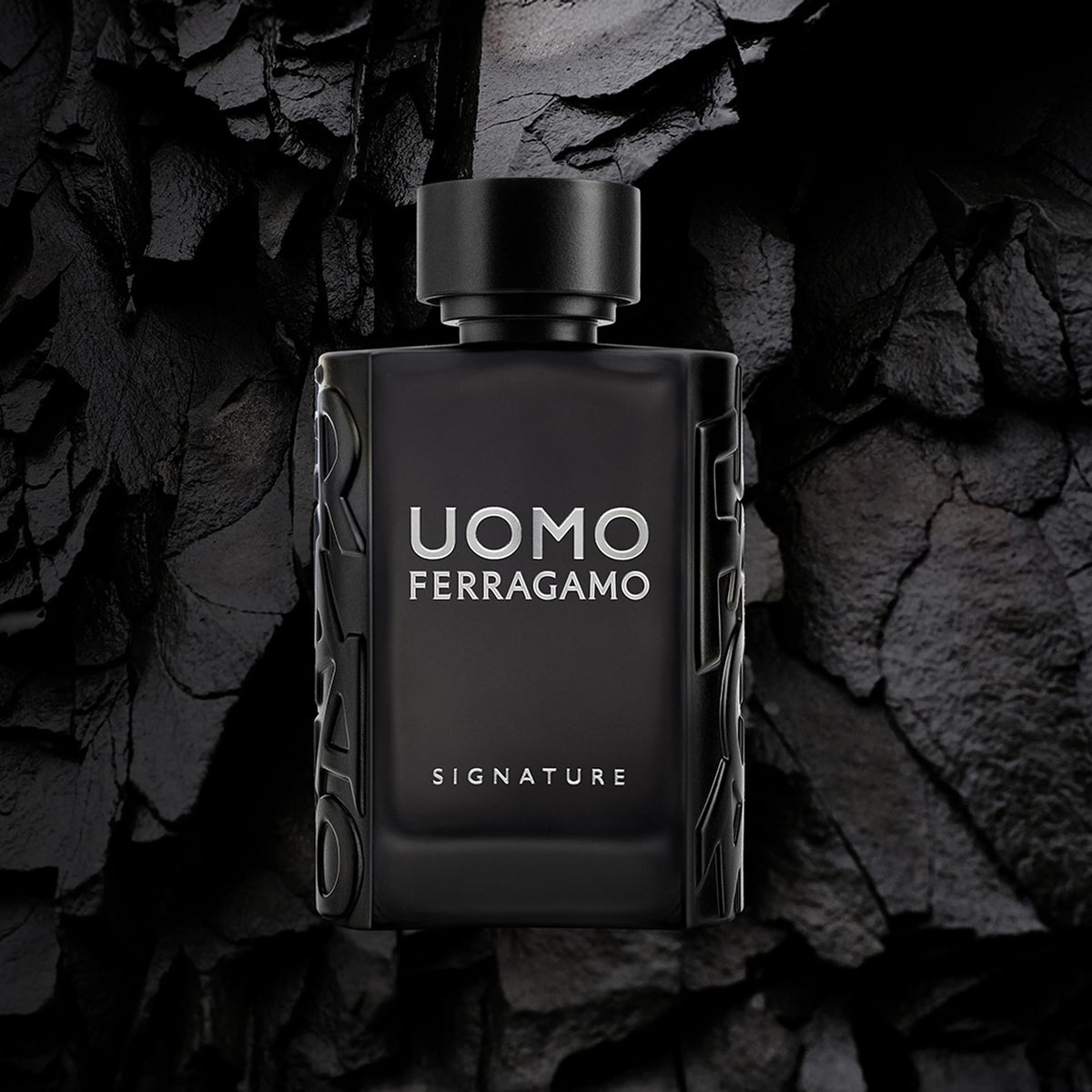 Salvatore Ferragamo Uomo Eau de Parfum close-up of cap