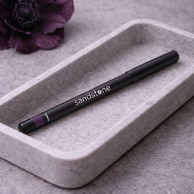 Sandstone Scandinavia eyeliner pencil in natural light