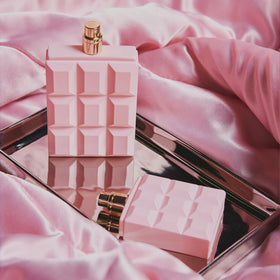 SCENT BEAUTY Sabrina Carpenter Eau de Parfum Sweet Tooth lifestyle scene