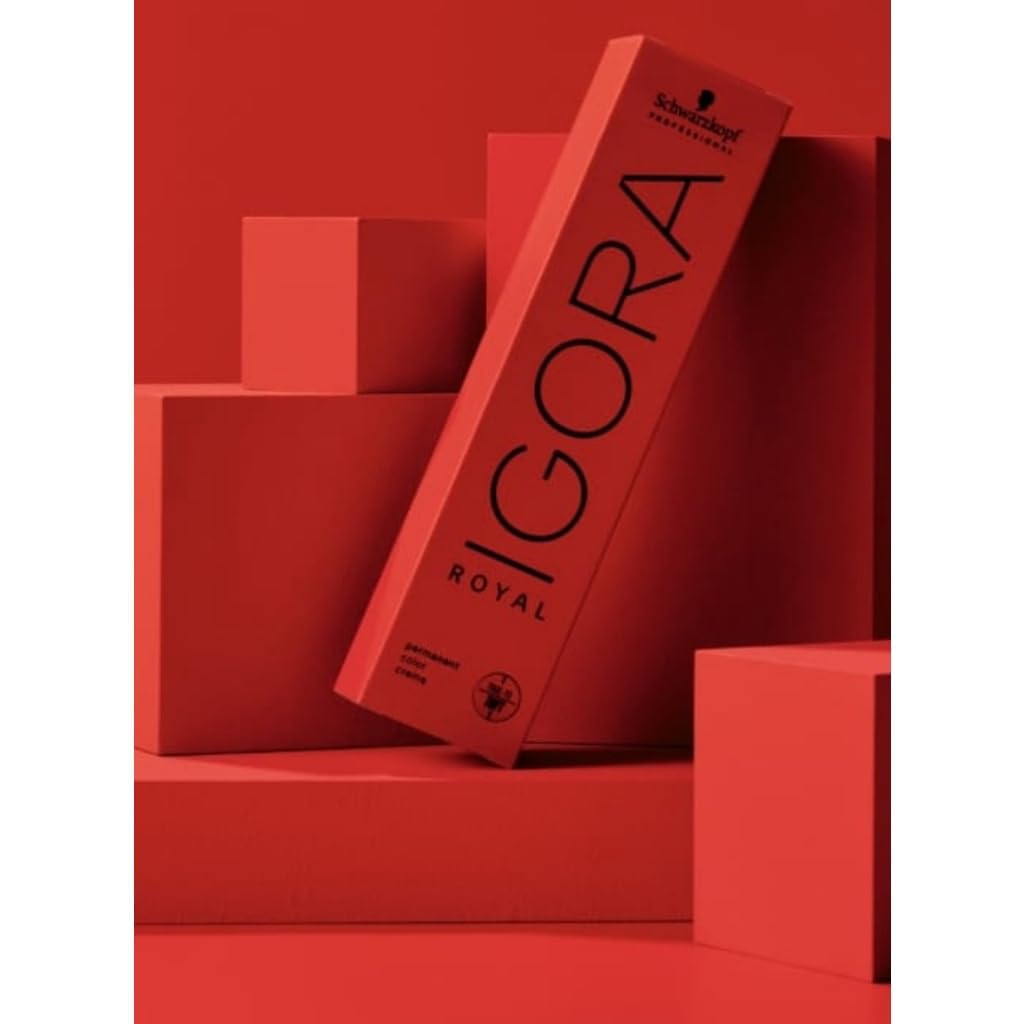 Schwarzkopf Igora Royal 6-1 Dark Blonde hair color application scene