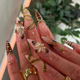 SEENEEY Almond Press on Nails 24pcs with brown floral design front view