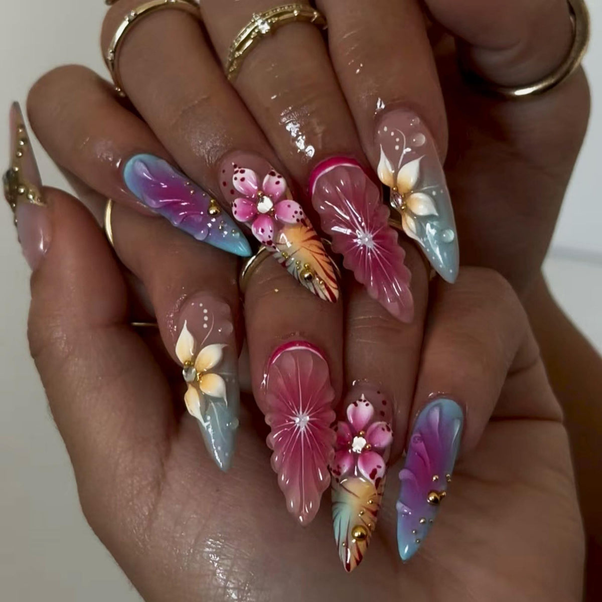 SEENEEY Press On Nails Almond Ombre Flowers front view