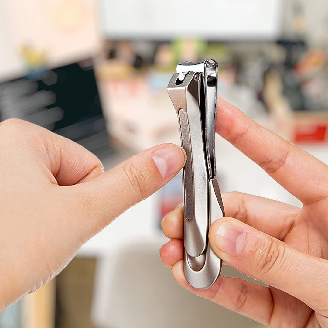 Seki EDGE Nail Clipper showing ergonomic grip and lever