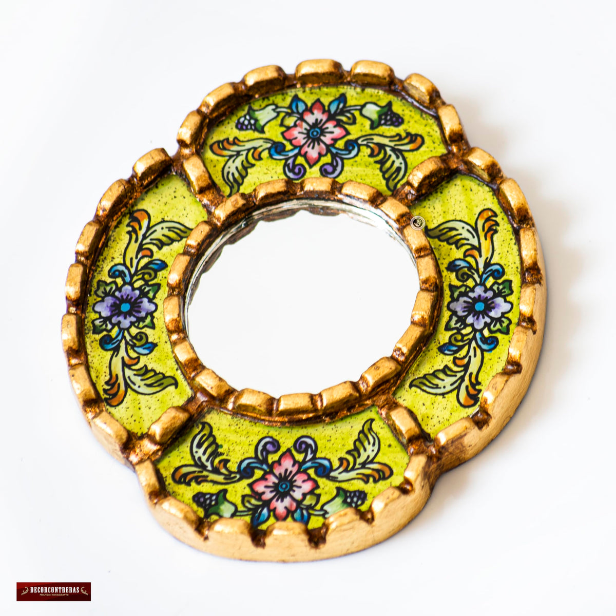 Side view of DecorContreras Small Oval Wall Mirror highlighting its oval shape