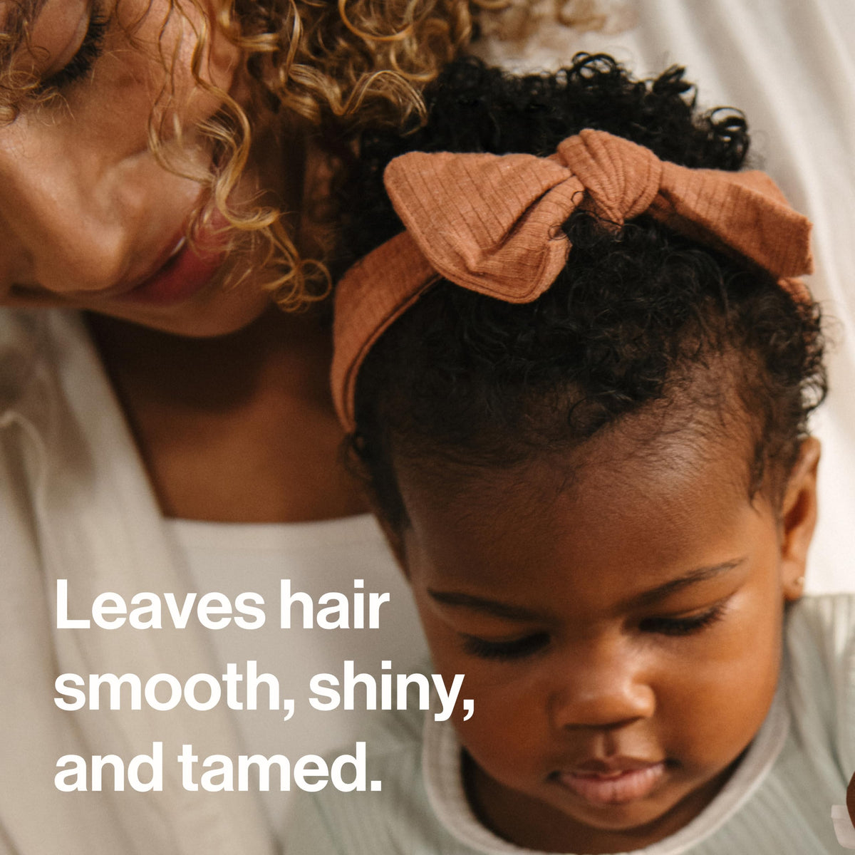 Side view of The Honest Company Hair Detangler Citrus Vanilla