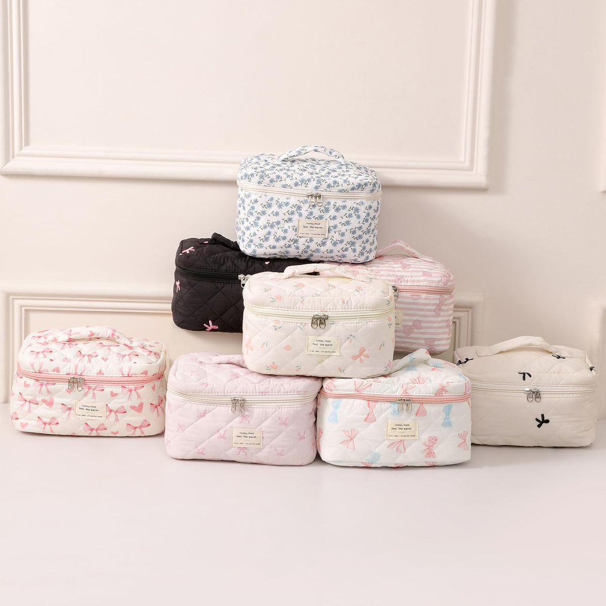 Side view of uekeboag Large Floral Cotton Makeup Bag