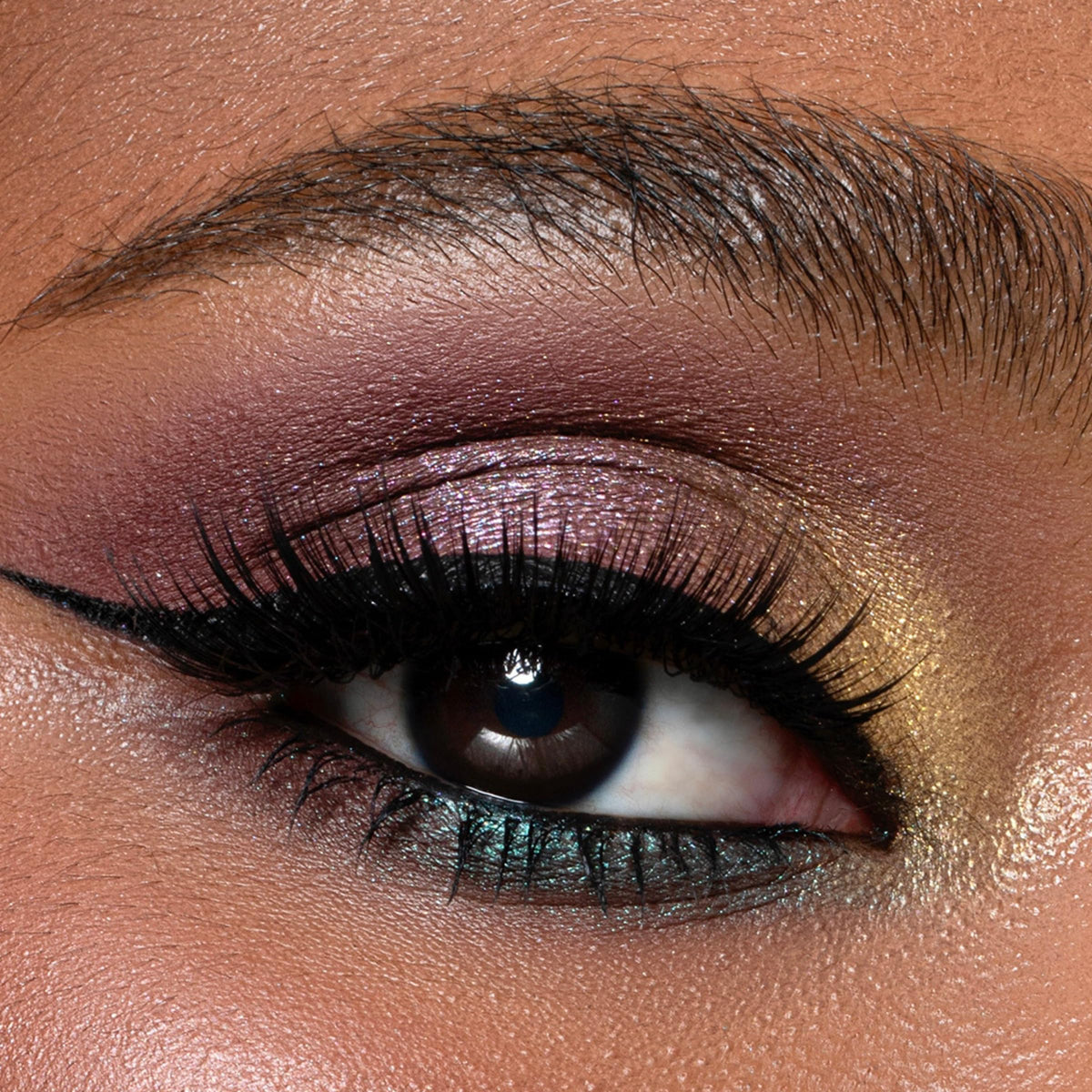 SIGMA BEAUTY Jewels Eyeshadow Palette open displaying vibrant colours