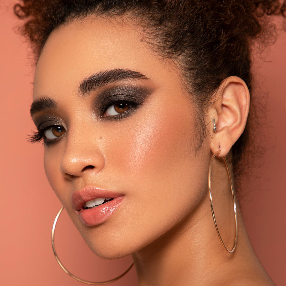 SIGMA BEAUTY Ritzy Eyeshadow Palette open showing matte and shimmer finishes