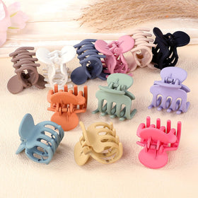Sisiaipu 12Pcs Hair Clips on a model with long hair