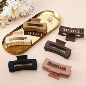 Sisiaipu 4 Inch Large Hair Claw Clip close-up of non-slip design
