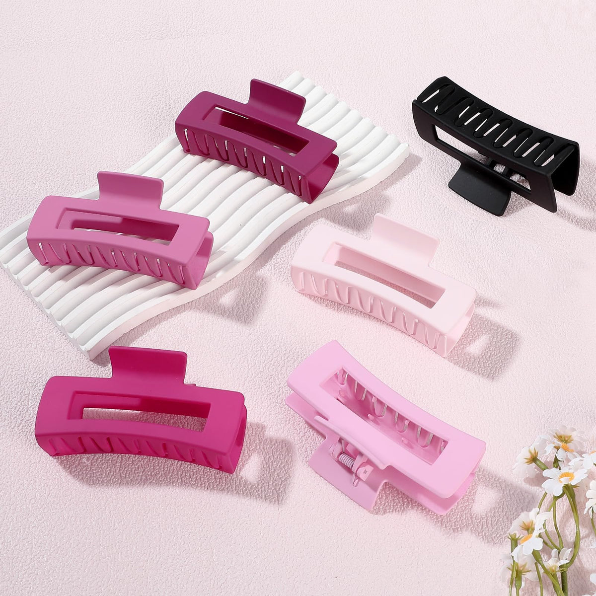 Sisiaipu 4 Inch Large Hair Claw Clip showing non-slip design