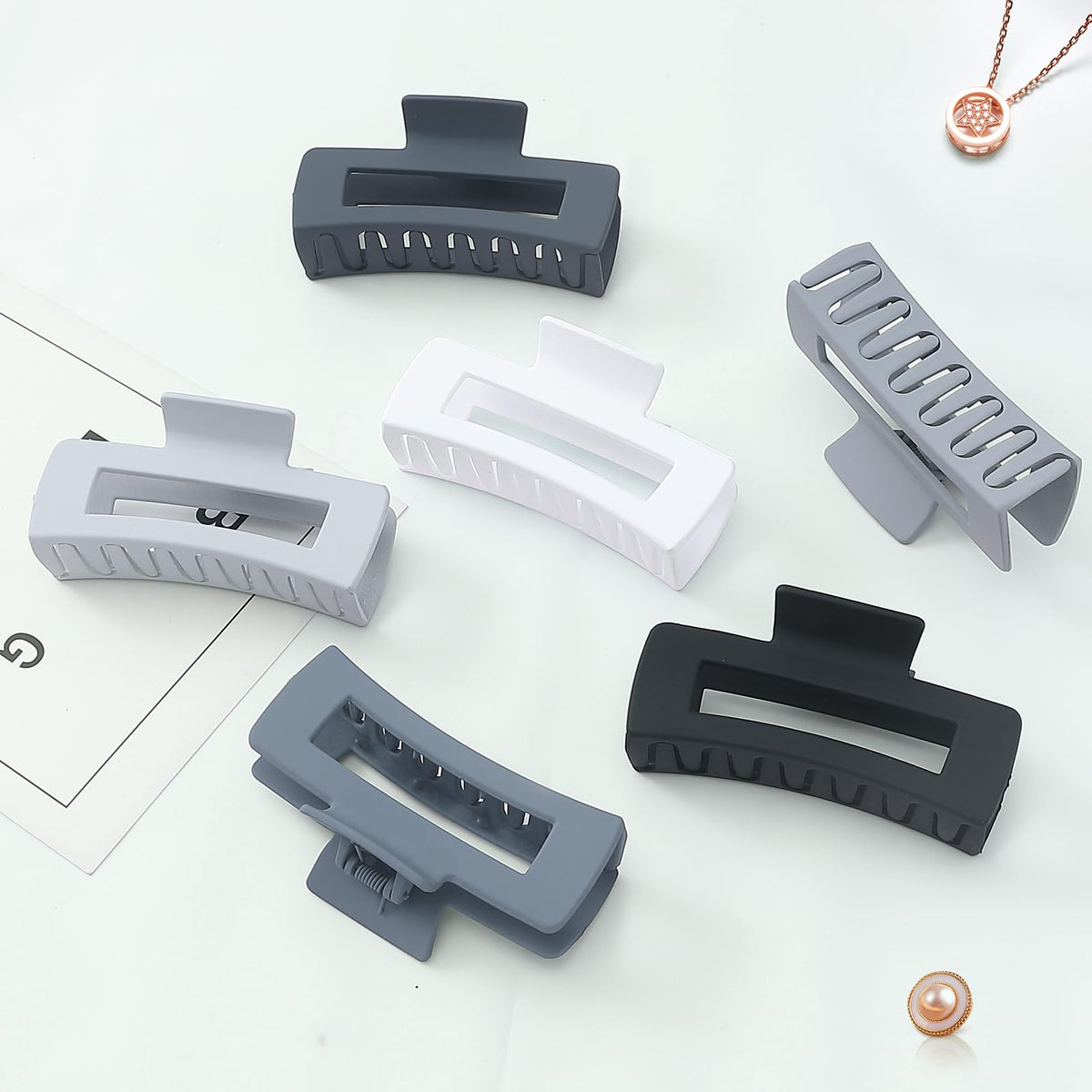 Sisiaipu hair claw clip holding thick hair securely