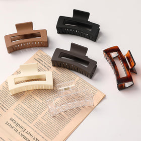 Sisiaipu hair claw clip in white, demonstrating non-slip design
